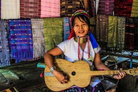 longnecks thailand|Long Neck Village: One of the worst attractions in .